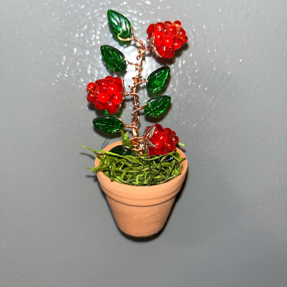 Handcrafted Beaded Raspberry Plant Fridge Magnet - Picture 3 of 4